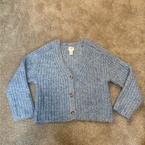 H&M Heathered Light Blue Ribbed V-Neck Button Cardigan